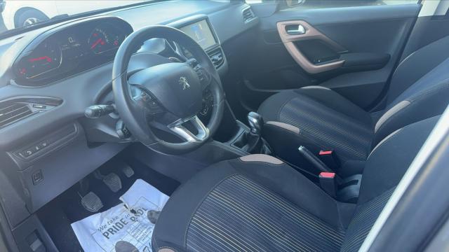 Peugeot 208 image 4