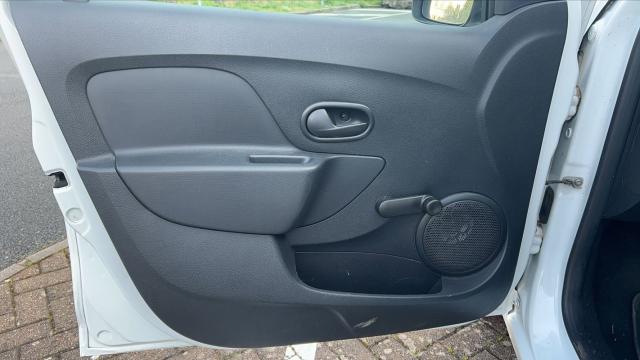 Dacia Sandero image 8