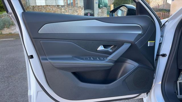 Peugeot 308 image 3