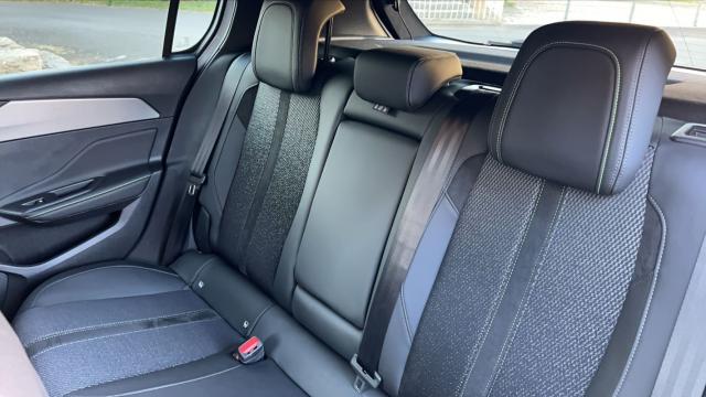 Peugeot 308 image 1