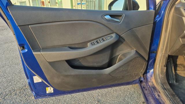 Renault Clio image 9