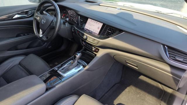 Opel Insignia Sports Tourer image 9