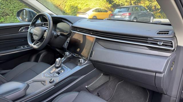 Lynk & Co 01 image 5