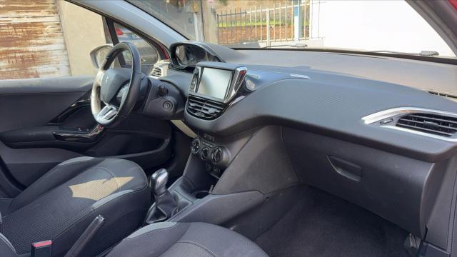 Peugeot 208 image 4