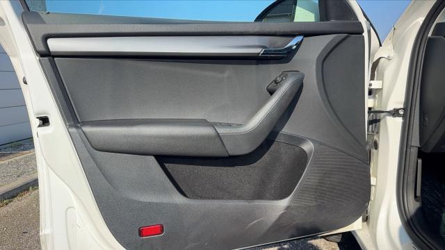 Skoda Octavia image 2