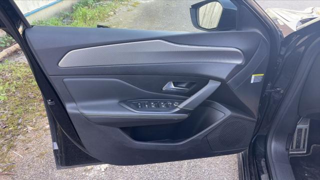 Peugeot 308 image 2