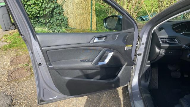 Peugeot 308 image 3