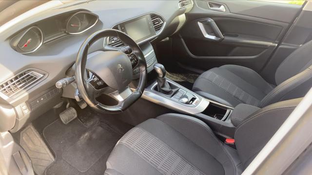 Peugeot 308 image 2
