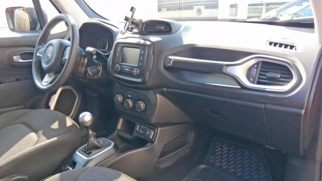 Jeep Renegade image 8