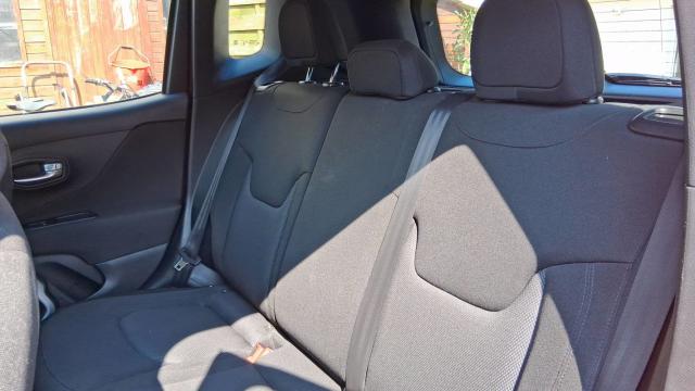 Jeep Renegade image 6