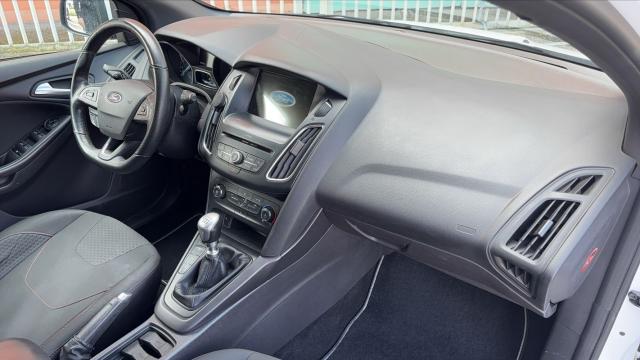 Ford Focus image 2