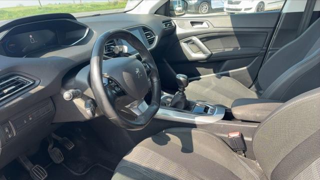 Peugeot 308 image 1