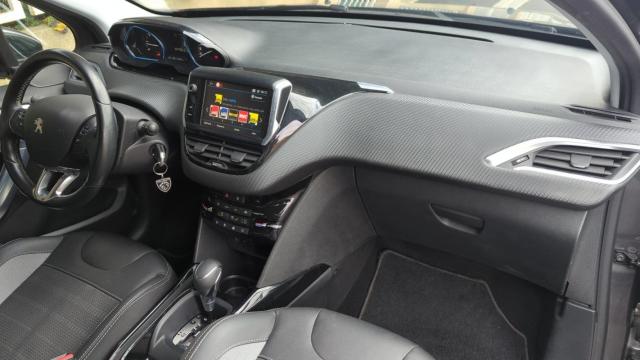 Peugeot 2008 image 4