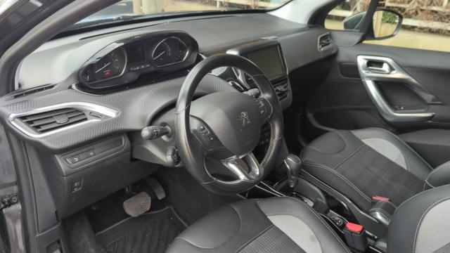 Peugeot 2008 image 1