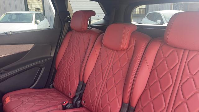 Peugeot 5008 image 1