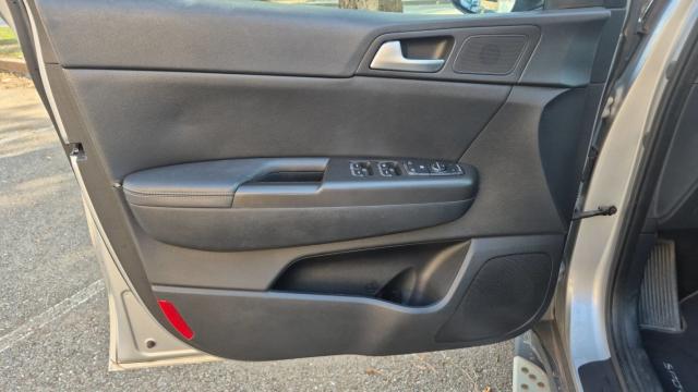 Kia Sportage image 8
