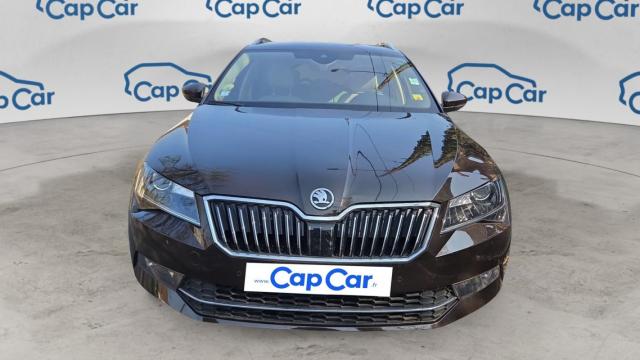 Skoda Superb Combi image 9