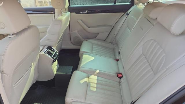 Skoda Superb Combi image 4