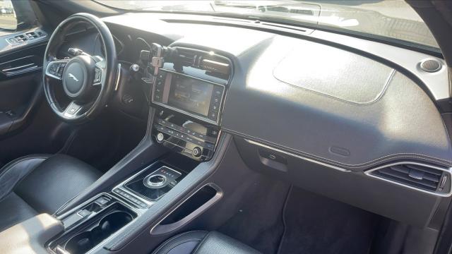 Jaguar F-Pace image 4