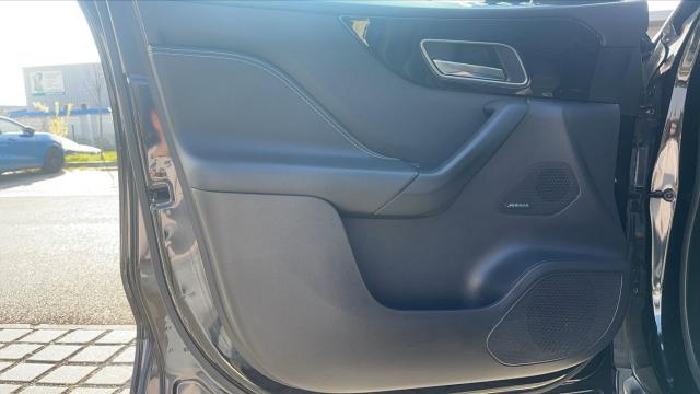 Jaguar F-Pace image 8