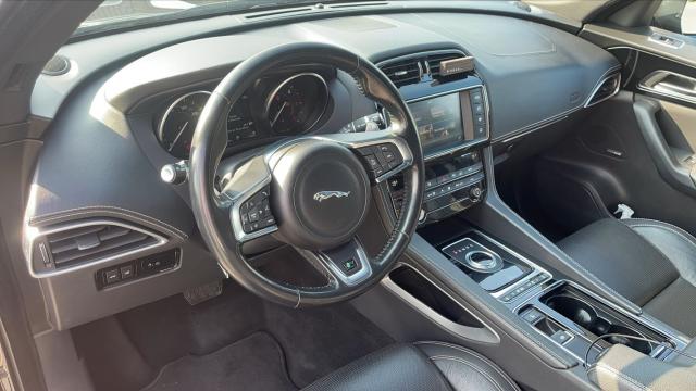 Jaguar F-Pace image 6