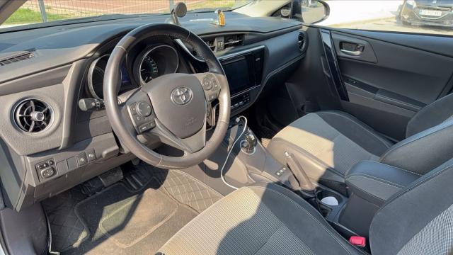 Toyota Auris image 3