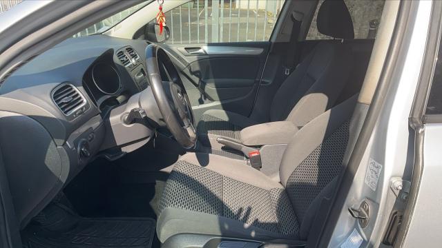 Volkswagen Golf image 9