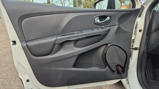 Renault Clio image 9