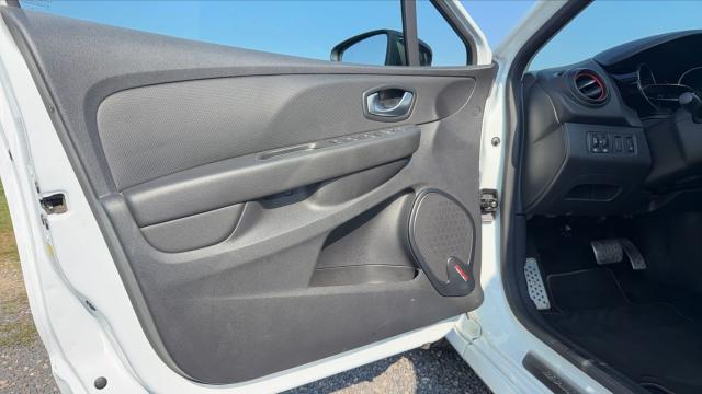 Renault Clio image 8