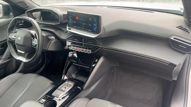 Peugeot 2008 image 7