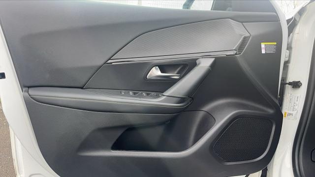 Peugeot 2008 image 6