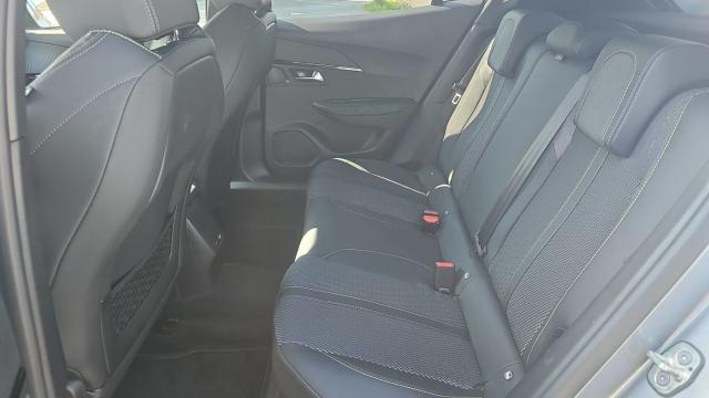 Peugeot 2008 image 3