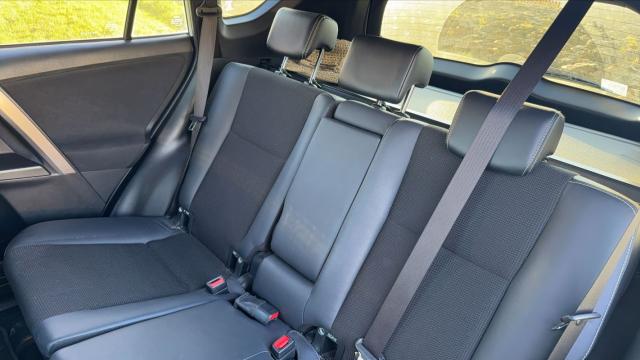 Toyota Rav4 image 3