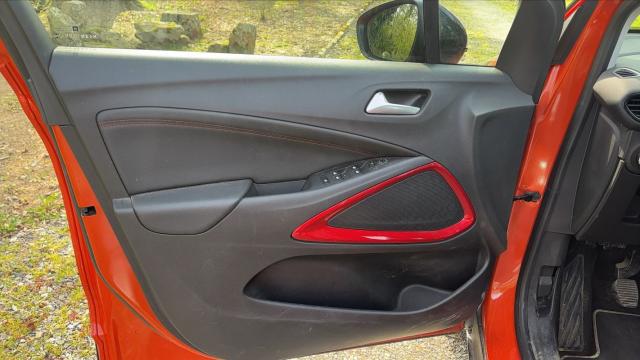 Opel Crossland image 2