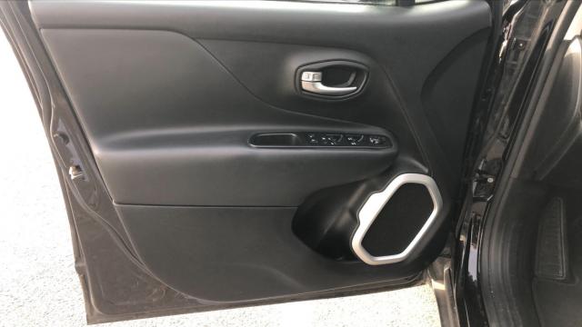 Jeep Renegade image 3