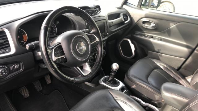 Jeep Renegade image 6