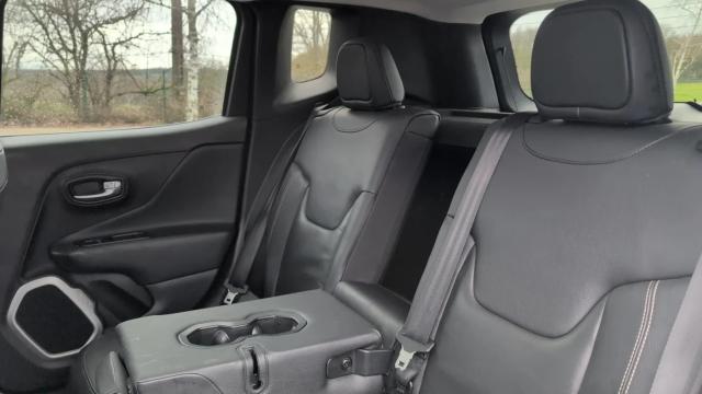 Jeep Renegade image 2