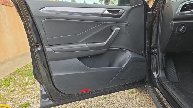 Volkswagen T-Roc image 1