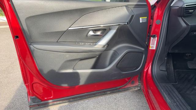 Peugeot 2008 image 7