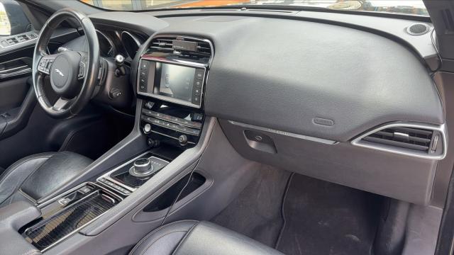 Jaguar F-Pace image 4