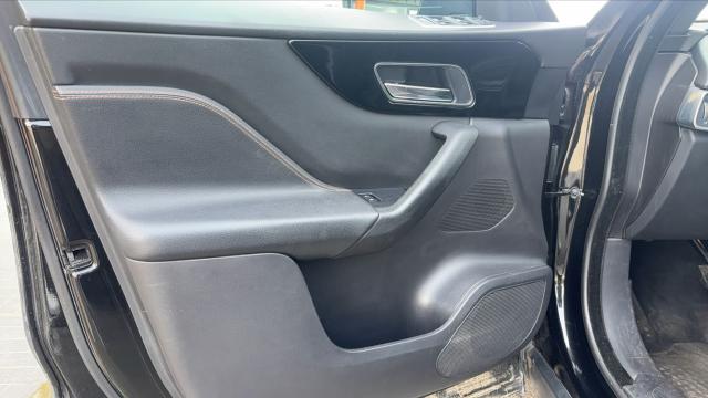 Jaguar F-Pace image 3