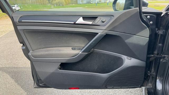 Volkswagen Golf image 5