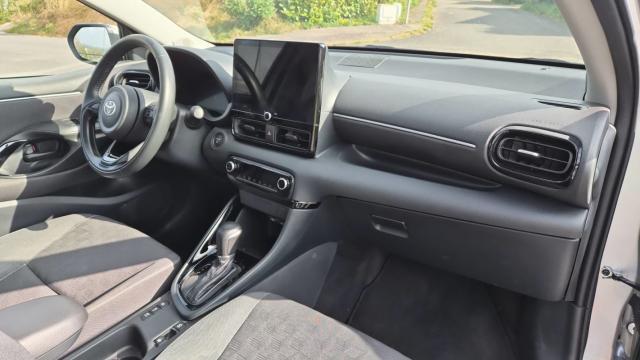 Toyota Yaris image 2