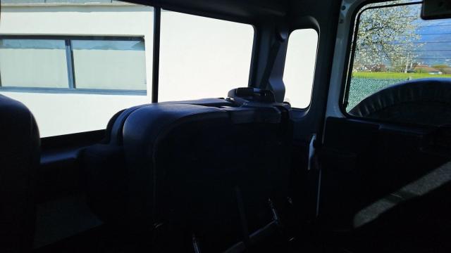 Land Rover Defender image 2