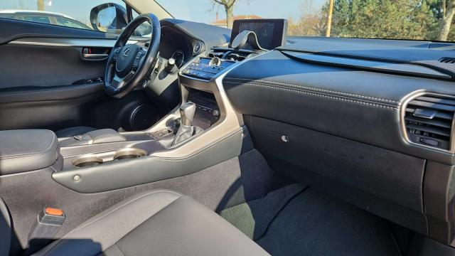 Lexus Nx 300h image 1