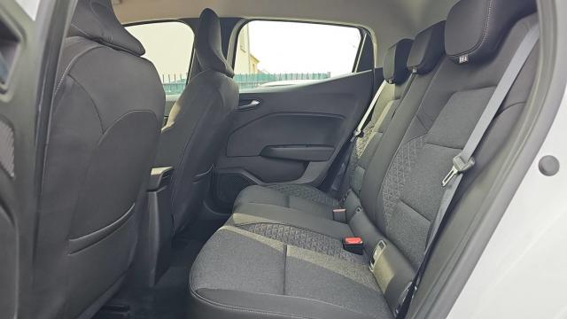 Renault Clio image 2