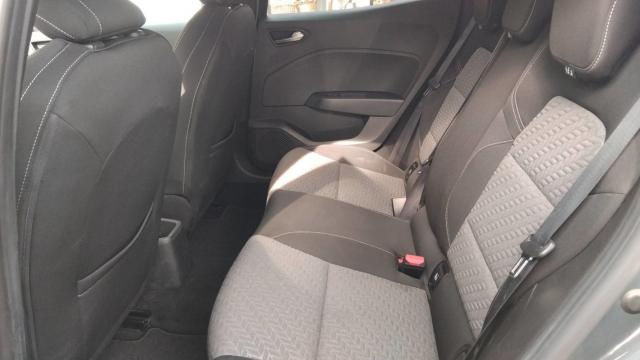 Renault Clio image 6