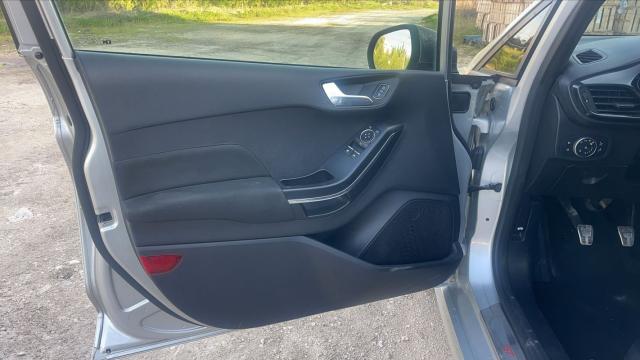 Ford Fiesta image 7