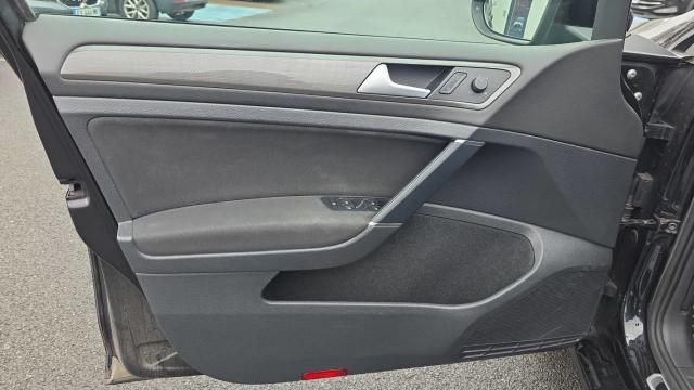 Volkswagen Golf image 1