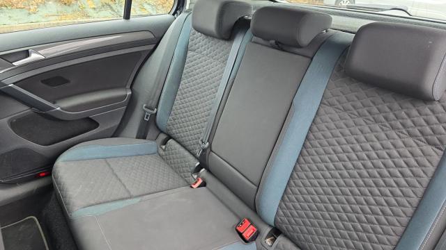 Volkswagen Golf image 2